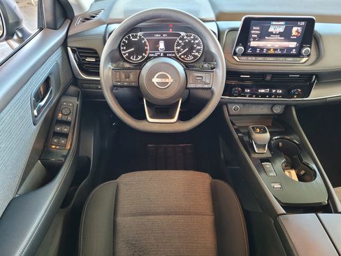 Certified 2023 Nissan Rogue SV image 7