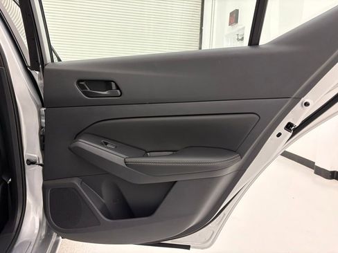 Used 2025 Nissan Altima 2.5 SV FWD image 29