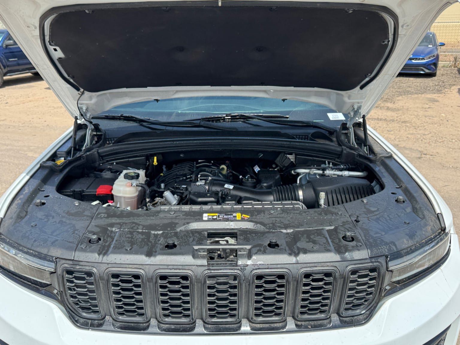 Used 2023 Jeep Grand Cherokee Altitude RWD image 20