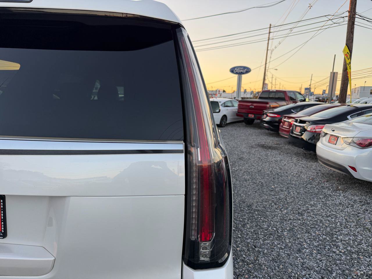 Used 2016 Cadillac Escalade ESV Luxury AWD/4WD image 10