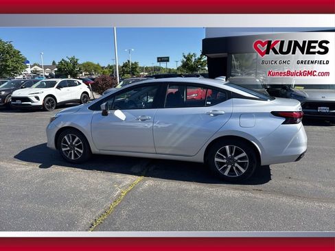 Used 2025 Nissan Versa SV FWD image 12