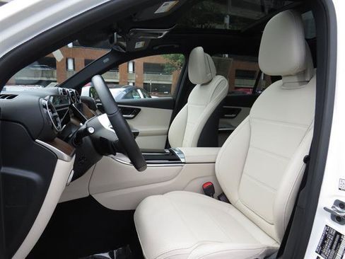 Used 2026 Mercedes-Benz GLC 300 4MATIC image 19