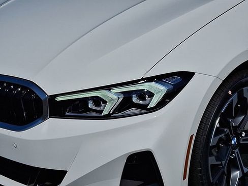 Certified 2025 BMW 330i xDrive Sedan w/ Convenience Package image 9