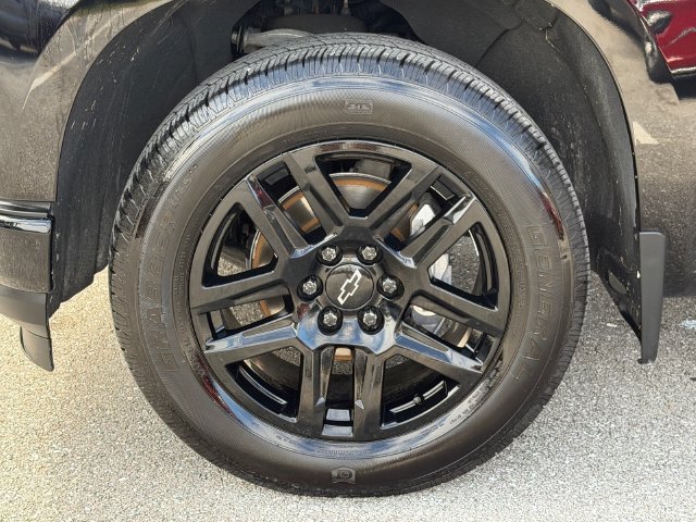 Used 2022 Chevrolet Silverado 1500 Custom w/ LPO, Blackout Package RWD image 11