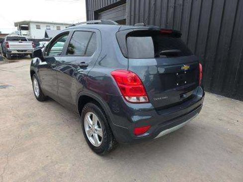Used 2022 Chevrolet Trax LT w/ LT Convenience Package AWD/4WD image 2