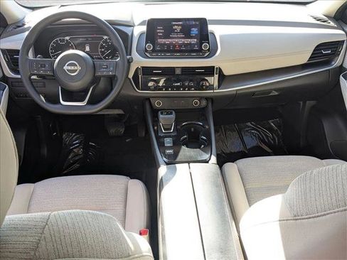 Used 2022 Nissan Rogue SV FWD image 16