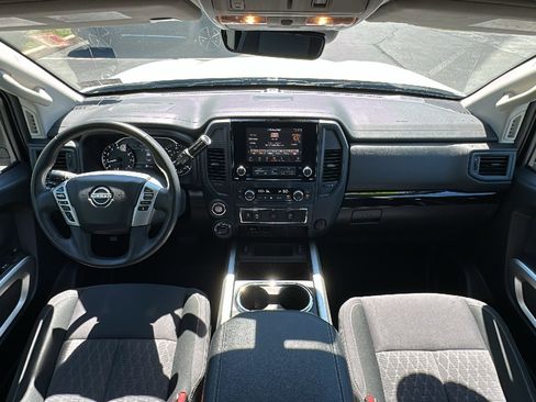 Used 2024 Nissan Titan SV w/ SV Convenience Package image 27