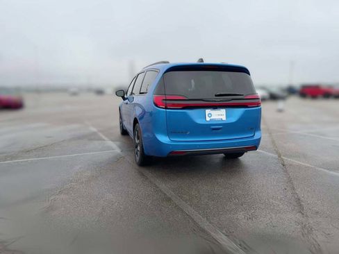 New 2026 Chrysler Pacifica Select image 9