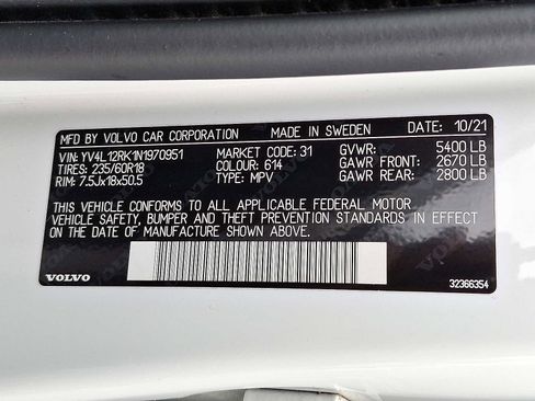 Used 2022 Volvo XC60 B5 Momentum image 29