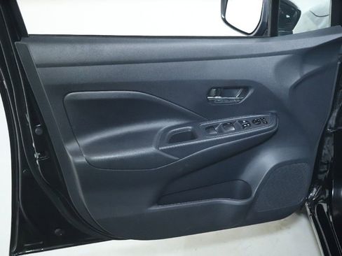 Used 2025 Nissan Versa SV FWD image 15