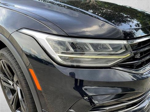 Used 2023 Volkswagen Tiguan SE R-Line FWD image 28