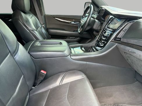 Used 2015 Cadillac Escalade Platinum AWD/4WD image 9