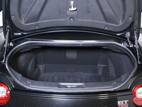 Used 2018 Nissan GT-R Premium w/ Premium Interior Package AWD/4WD image 23