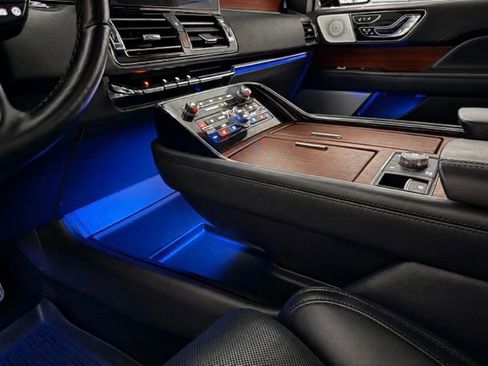 Used 2022 Lincoln Navigator L Reserve AWD/4WD image 39