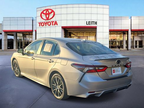 Used 2024 Toyota Camry SE image 5