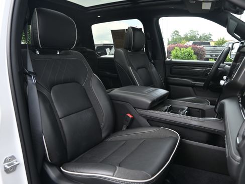 Used 2025 RAM 1500 Limited AWD/4WD image 36