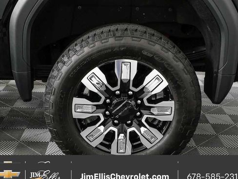 Used 2025 GMC Sierra 2500 Denali image 36