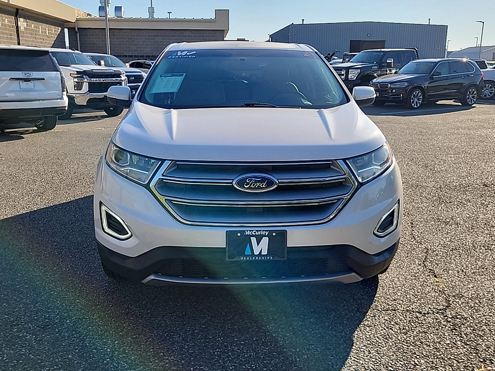 Used 2017 Ford Edge Titanium w/ Technology Package AWD/4WD image 2