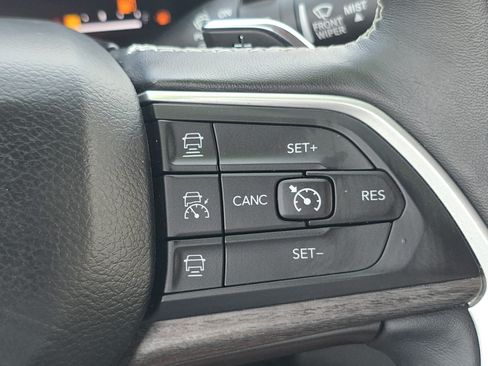 Used 2022 Jeep Grand Cherokee L Limited AWD/4WD image 9