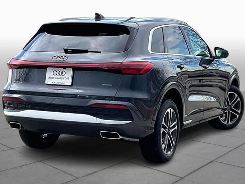 Used 2025 Audi Q5 Premium w/ Convenience Package image 12