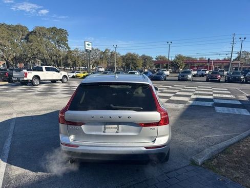 Used 2020 Volvo XC60 T5 Momentum w/ Protection Package image 4