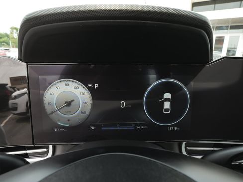 Used 2023 Hyundai Elantra Limited w/ Cargo Package FWD image 22
