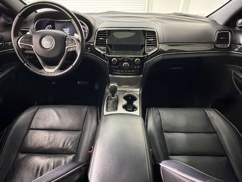 Used 2020 Jeep Grand Cherokee Overland AWD/4WD image 15
