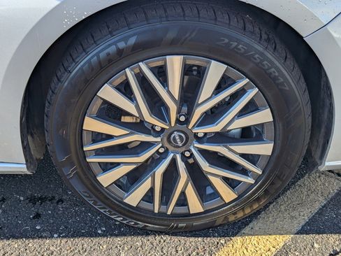 Certified 2023 Nissan Altima 2.5 SV image 10