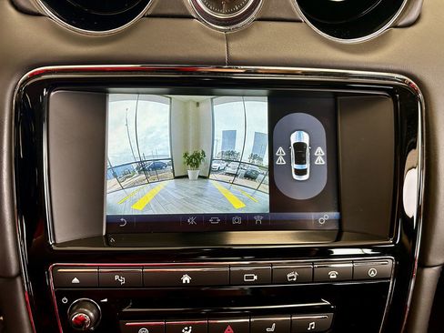 Used 2016 Jaguar XJ L Supercharged image 11