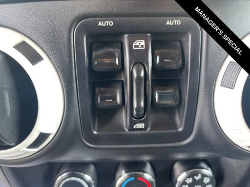 Used 2014 Jeep Wrangler Unlimited Sahara AWD/4WD image 16