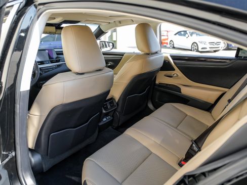 Used 2020 Lexus ES 300h 300h image 35