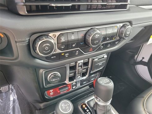 New 2025 Jeep Wrangler Unlimited Rubicon 392 image 26