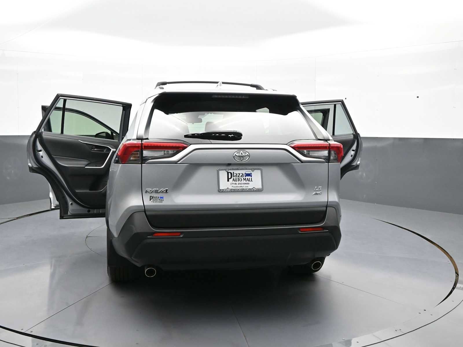 Used 2021 Toyota RAV4 LE AWD/4WD image 45