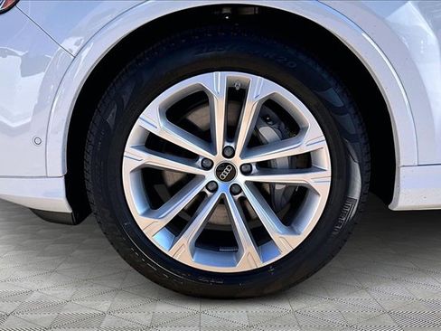 New 2025 Audi Q7 3.0T Prestige image 12