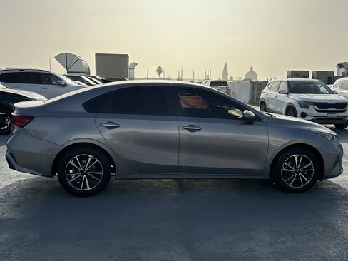 Used 2023 Kia Forte LXS w/ LXS Technology Package image 7