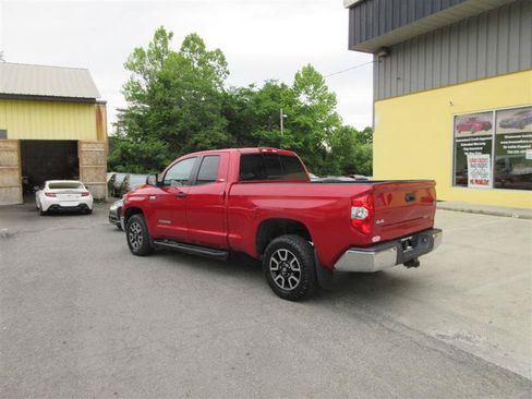 Used 2018 Toyota Tundra SR5 AWD/4WD image 3