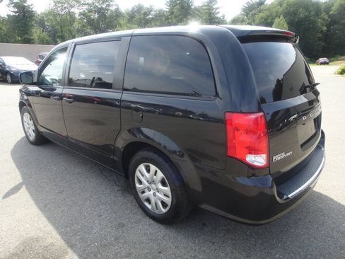 Used 2018 Dodge Grand Caravan SE w/ UConnect Hands-Free Group FWD image 6