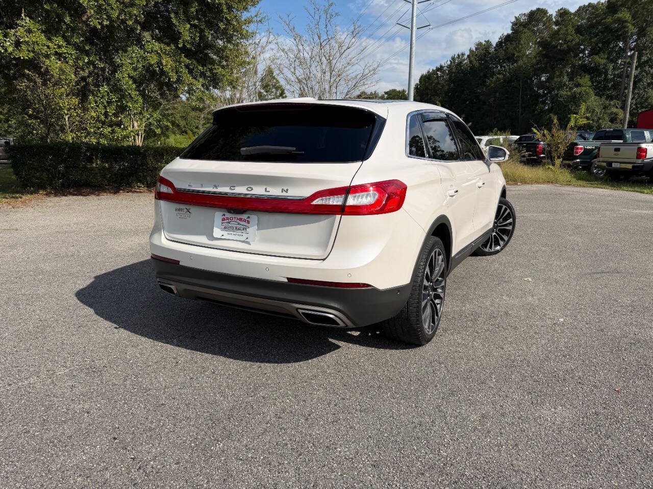 Used 2016 Lincoln MKX Reserve w/ Technology Package FWD image 34