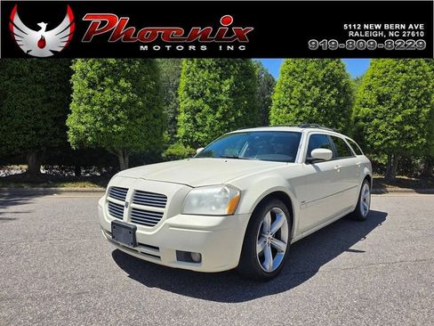 Used 2005 Dodge Magnum R/T w/ Convenience Group II RWD image 1