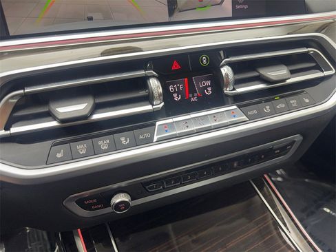 Used 2019 BMW X7 xDrive40i w/ Cold Weather Package image 71