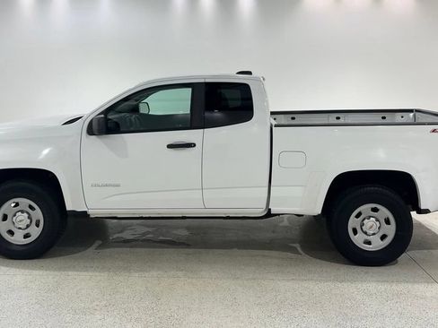 Used 2017 Chevrolet Colorado W/T w/ WT Convenience Package AWD/4WD image 2