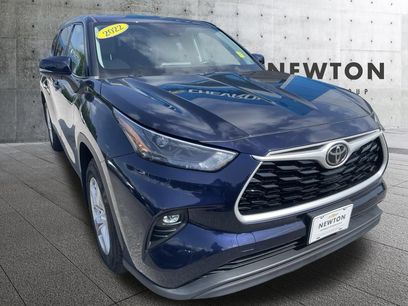 Used 2022 Toyota Highlander LE