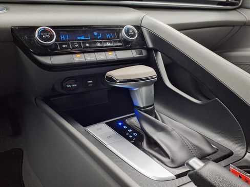 Certified 2022 Hyundai Elantra SEL w/ Preferred Accessory Package image 16