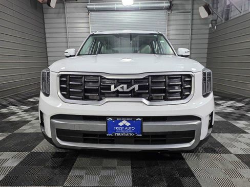 Used 2023 Kia Telluride S w/ S Sunroof Package image 3