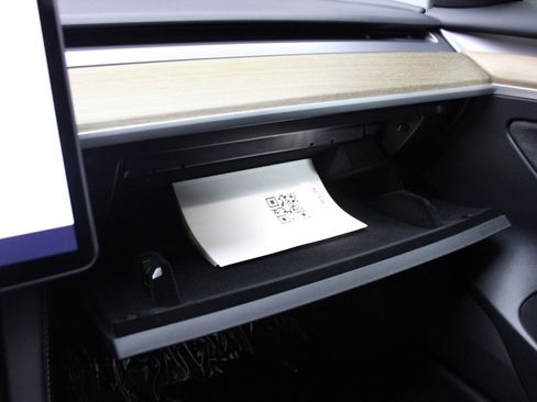 Used 2023 Tesla Model 3 Standard Range image 13