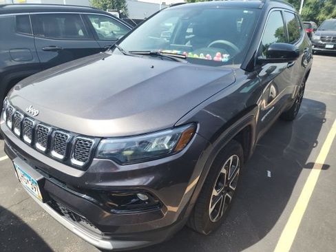 Used 2024 Jeep Compass Limited AWD/4WD image 3