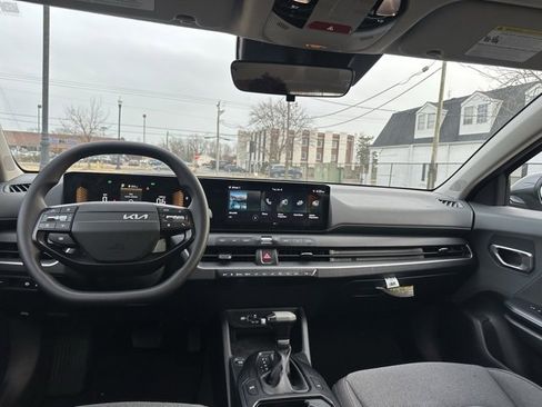 Certified 2025 Kia K4 LXS image 3