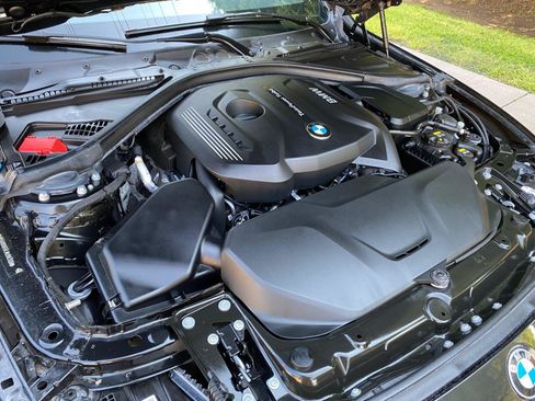 Used 2018 BMW 330i Sedan RWD image 16