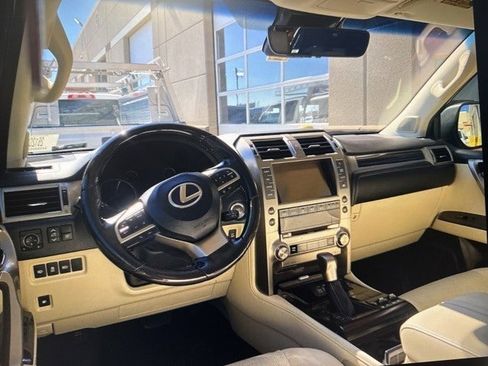 Used 2020 Lexus GX 460 Premium w/ Premium Package image 7