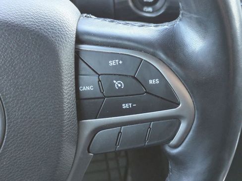 Used 2019 Jeep Grand Cherokee Limited AWD/4WD image 24